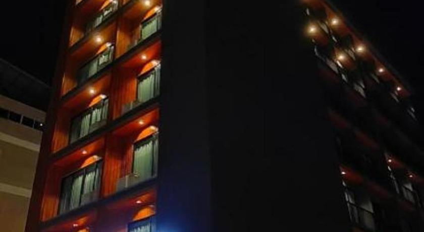 Butterfly Hotel Betong Ban Komo Sip Paet Exterior photo